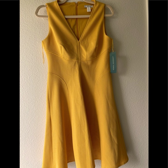London Times Dresses & Skirts - Beautiful A shape dress in mustard color